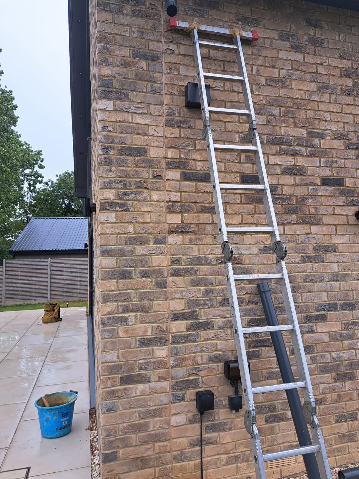 Finished expansion joint sealant work